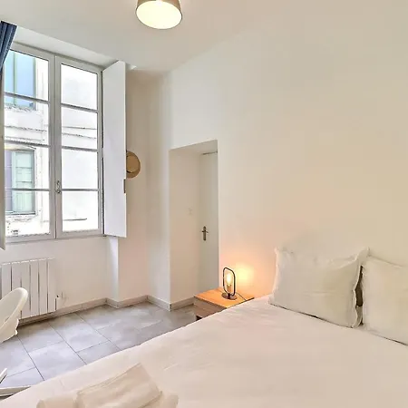 Apartment Welcomenimes - P2 Centre Historique *